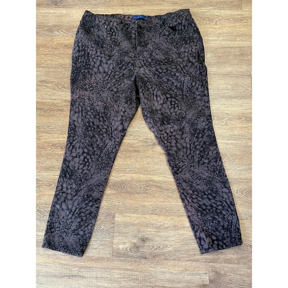 Bandolino Mandie Skinny Jeans | Dark Abstract Animal Print | Size 18W.